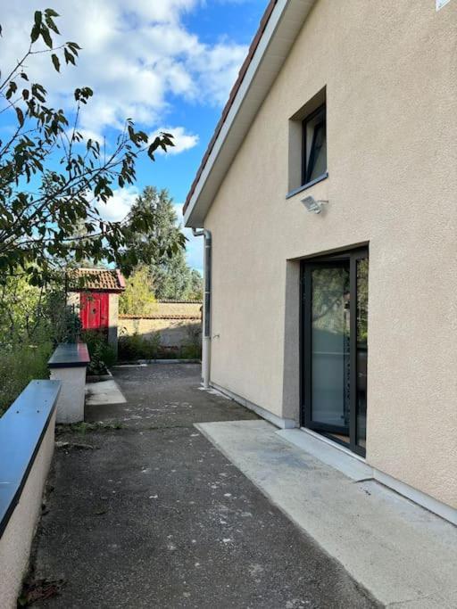 Charmante Maison Renovee Centre-Ville Balbigny Eksteriør bilde